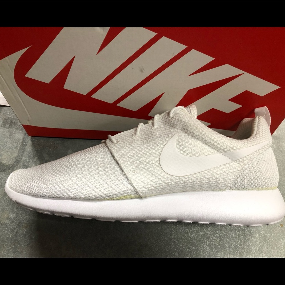 Nike Roche One